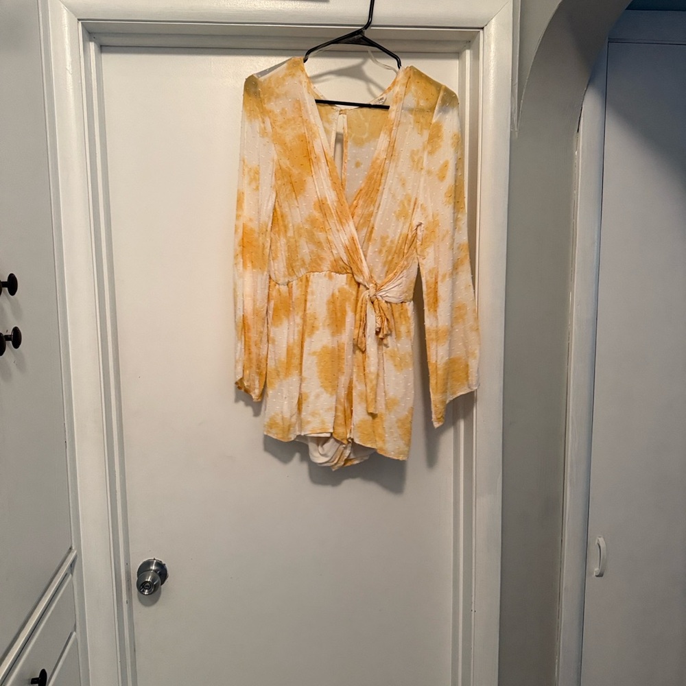 Peach Love California Yellow and White Tie-Dye Romper